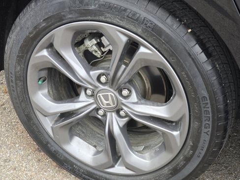 Certified 2023 Honda Accord EX image 9