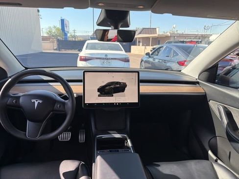 Used 2022 Tesla Model Y Performance image 23