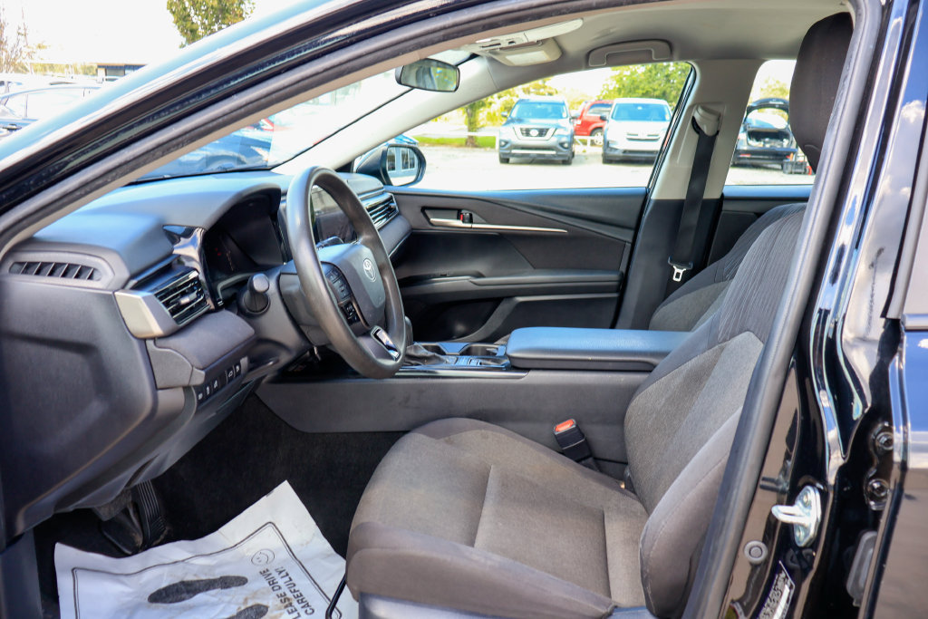 Used 2025 Toyota Camry LE FWD image 7