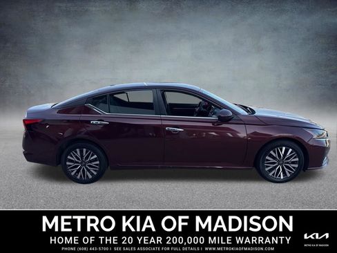 Used 2023 Nissan Altima 2.5 SV FWD image 7