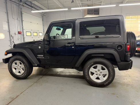 Used 2015 Jeep Wrangler Sport w/ Quick Order Package 24S AWD/4WD image 12