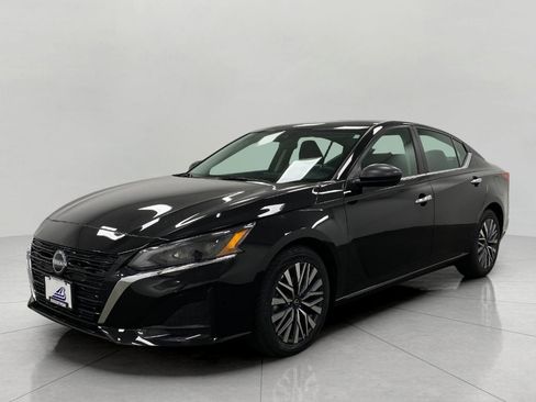 Certified 2025 Nissan Altima 2.5 SV FWD image 37