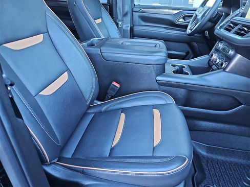 Used 2024 GMC Yukon AT4 w/ Technology Package image 18