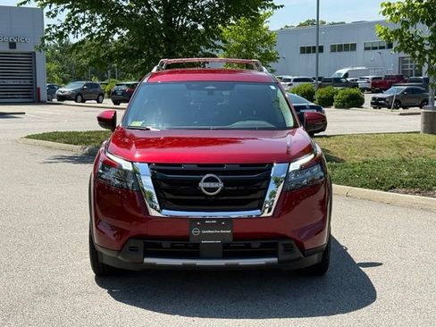 Certified 2025 Nissan Pathfinder SL AWD/4WD image 2