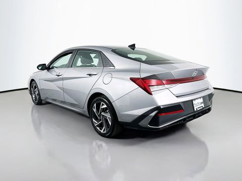 Used 2025 Hyundai Elantra SEL FWD image 6