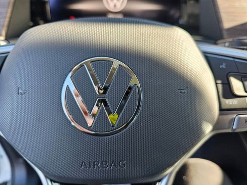 New 2025 Volkswagen Atlas SEL image 31