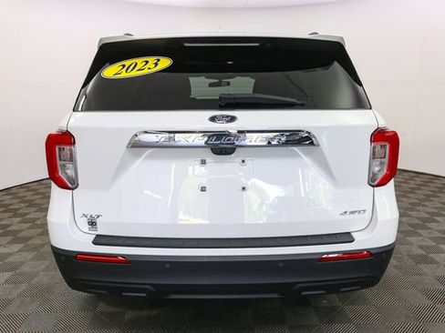 Used 2023 Ford Explorer XLT AWD/4WD image 8