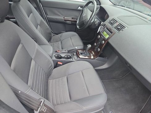 Used 2007 Volvo V50 2.4i image 41
