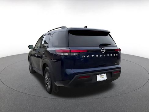 Used 2025 Nissan Pathfinder SV image 11
