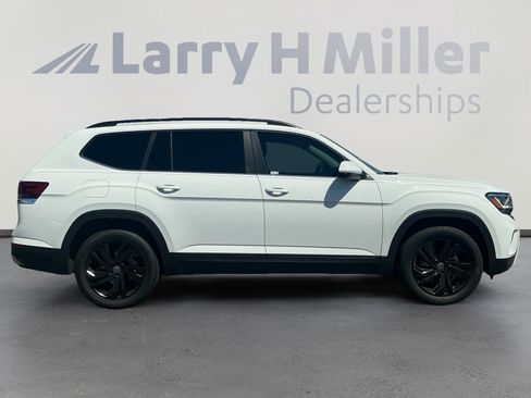Used 2023 Volkswagen Atlas SE w/ Panoramic Sunroof Package FWD image 6