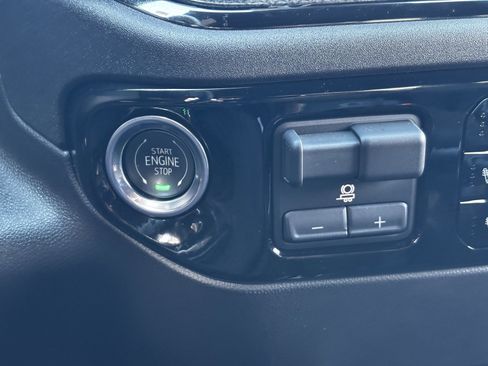 Used 2025 Chevrolet Silverado 1500 ZR2 w/ Technology Package image 23