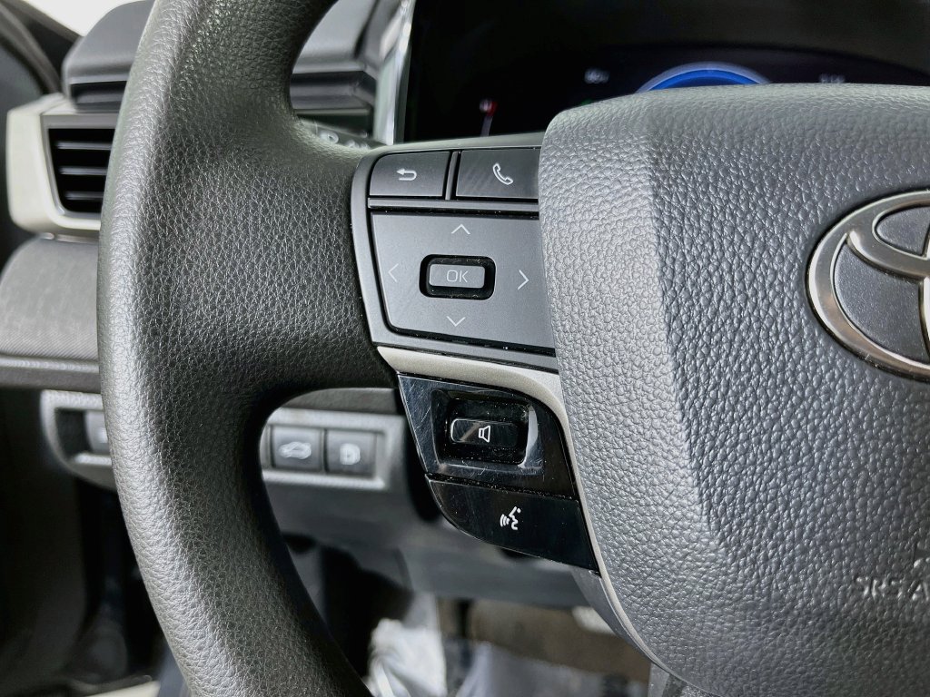 Used 2026 Toyota Camry LE FWD image 13