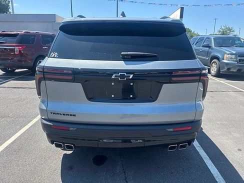 Used 2025 Chevrolet Traverse LT w/ Midnight/Sport Edition FWD image 7