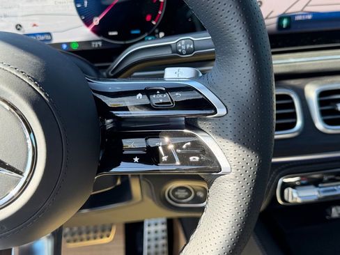 New 2026 Mercedes-Benz GLS 580 4MATIC image 23