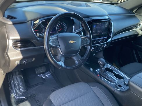 Used 2022 Chevrolet Traverse LT image 15