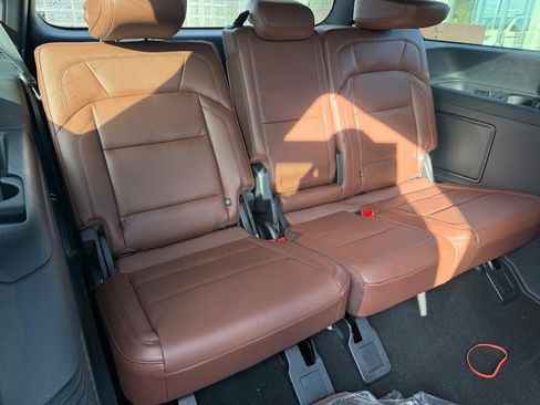 New 2025 Lincoln Navigator Reserve image 5