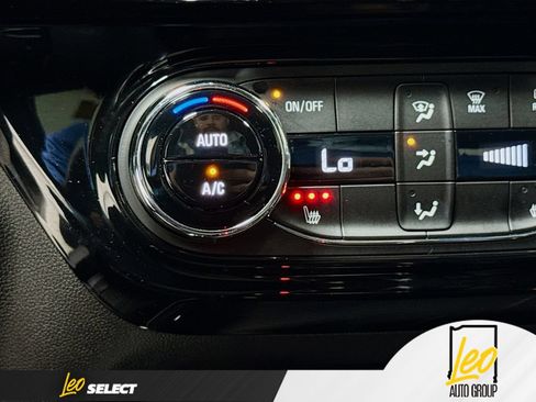 Used 2025 Chevrolet Trax RS w/ Driver Confidence Package FWD image 22
