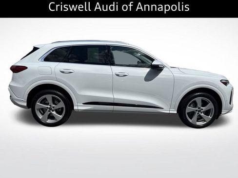 Certified 2025 Audi Q5 Premium w/ Premium Plus AWD/4WD image 9