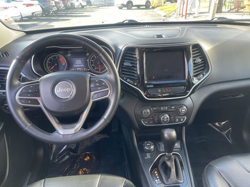 Used 2019 Jeep Cherokee Limited image 11