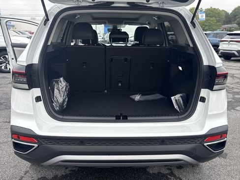 New 2025 Volkswagen Taos SEL image 45