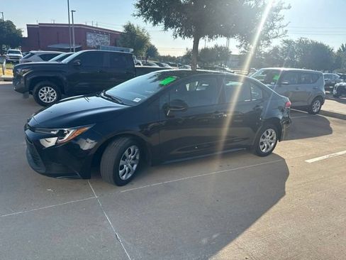 Used 2025 Toyota Corolla LE FWD image 7