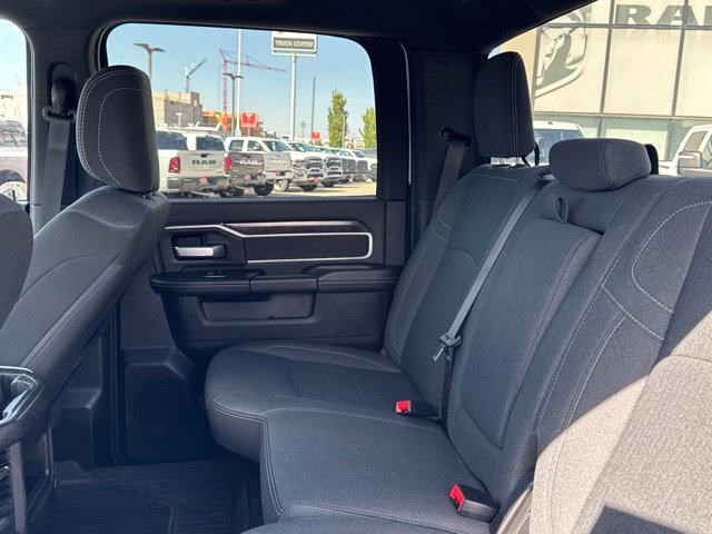 Used 2024 RAM 3500 Big Horn w/ Sport Appearance Package AWD/4WD image 18