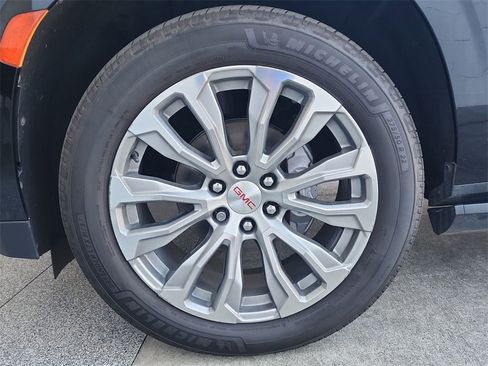 Used 2021 GMC Yukon Denali w/ Denali Ultimate Package image 33