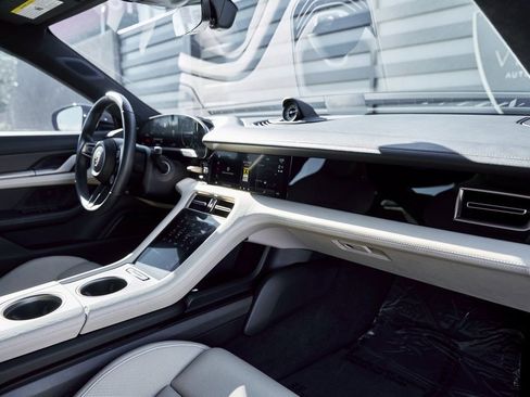 Used 2020 Porsche Taycan Turbo S image 43