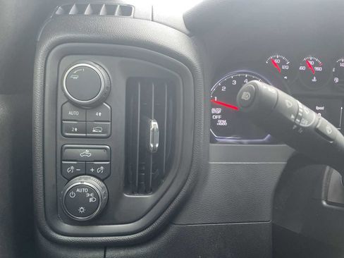 Certified 2022 Chevrolet Silverado 1500 Custom image 17
