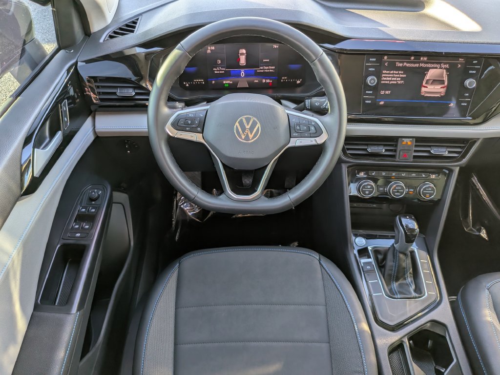 Certified 2024 Volkswagen Taos SE w/ Taos Adventure Package (SXB) FWD image 11