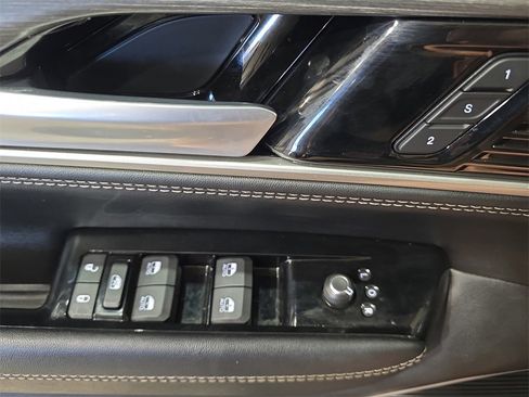 Used 2024 Jeep Wagoneer L Series II w/ Flexible Seating Group image 29