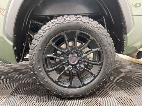 Used 2022 Toyota Tundra SR5 w/ SR5 Convenience Package image 28