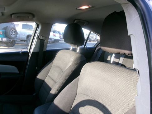 Used 2014 Chevrolet Cruze LS image 12