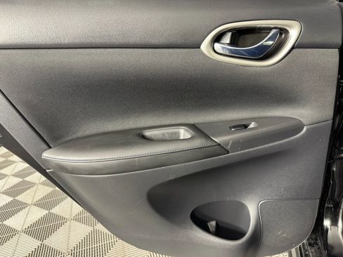 Used 2019 Nissan Sentra SR image 38