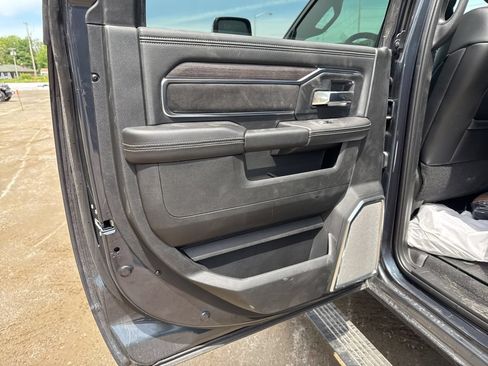 New 2026 RAM 2500 Laramie AWD/4WD image 22