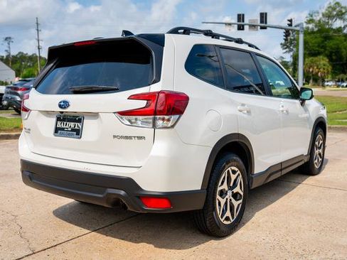 Certified 2024 Subaru Forester Premium AWD/4WD image 18