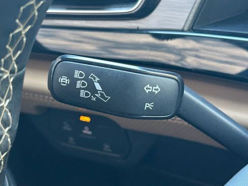 Used 2024 Volkswagen Atlas Cross Sport SE image 26