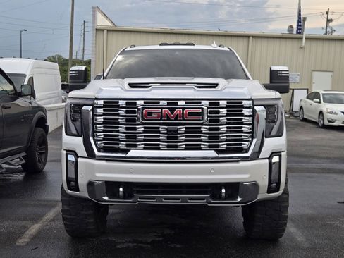 Used 2024 GMC Sierra 2500 Denali w/ Denali Reserve Package AWD/4WD image 2
