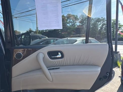 Used 2019 Nissan Armada Platinum w/ Interior Lighting Package AWD/4WD image 25