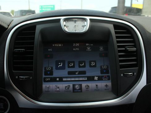 Used 2011 Chrysler 300 Limited RWD image 29