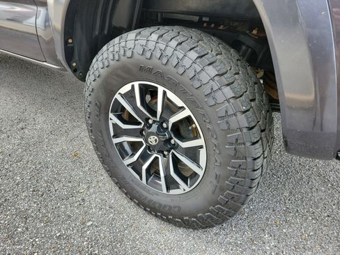 Used 2020 Toyota Tacoma TRD Sport image 26