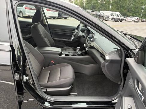 Certified 2024 Nissan Altima 2.5 SV FWD image 28