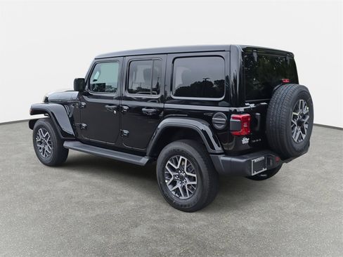 New 2025 Jeep Wrangler Sahara image 7