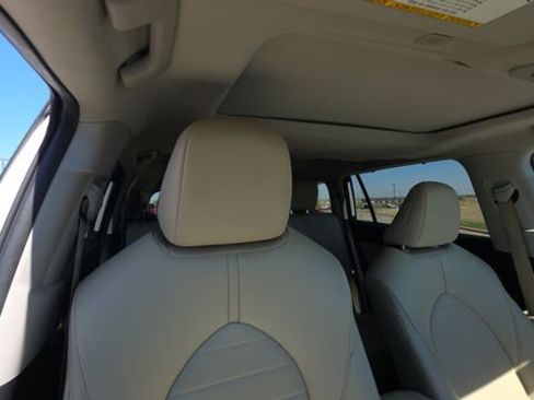 Used 2023 Toyota Highlander XLE image 31