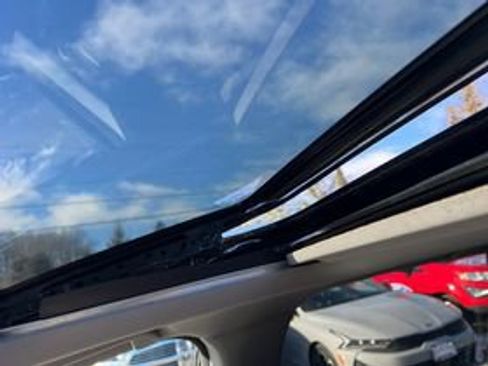 Used 2022 Honda CR-V Touring image 17