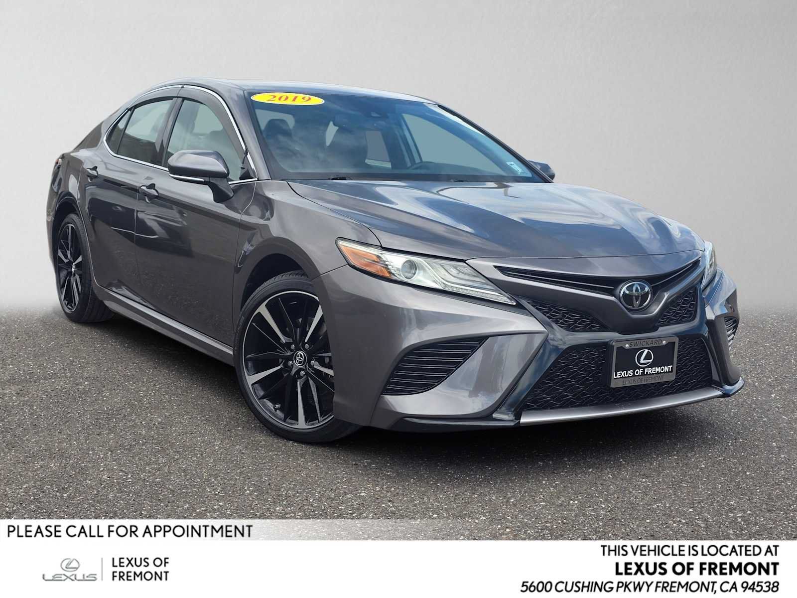 Used 2019 Toyota Camry XSE FWD image 1
