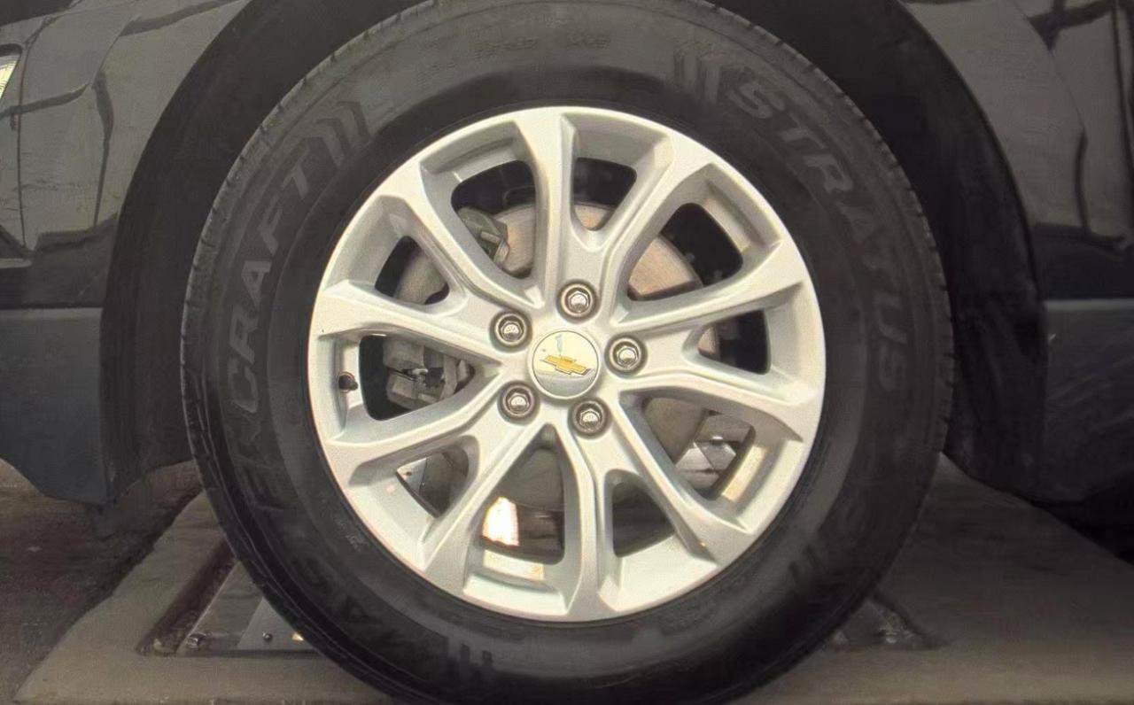Used 2019 Chevrolet Equinox LT AWD/4WD image 9