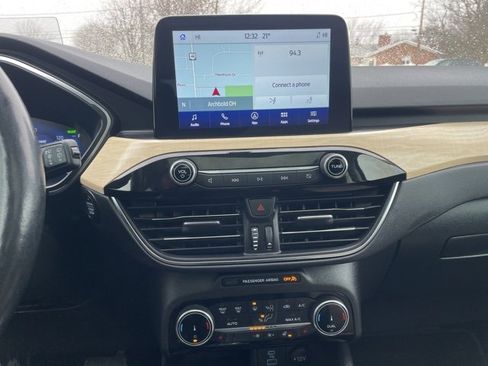 Used 2022 Ford Escape Titanium w/ Titanium Premium Package image 24