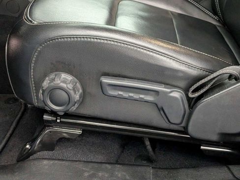 Used 2022 Jeep Wrangler Unlimited Sahara w/ Cold Weather Group image 17