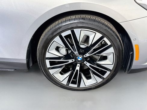 Used 2026 BMW 530i RWD image 32